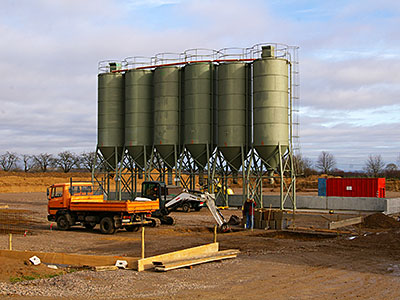 Neue Abstellhallen